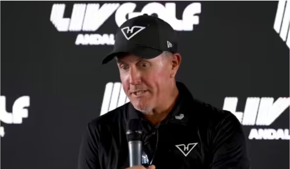 Phil Mickelson was ‘shocked’ at The Open as heartbroken LIV ace’s caddie confided in rival