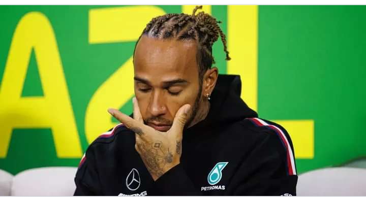 Lewis Hamilton “clearly worried” as huge F1 concern looms for Mercedes star